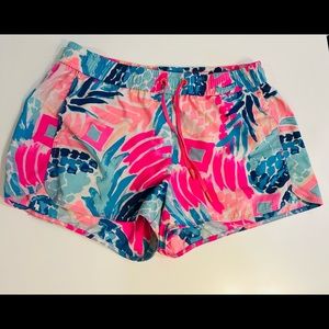 Lilly Pulitzer shorts size Small EUC